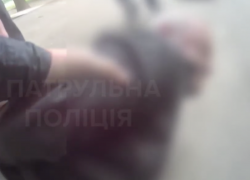 В Одессе мужчина открыл стрельбу и бросил гранату на детскую площадку
