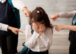 Учительница издевалась над школьницей, а чиновники Одесчины закрывали на это глаза