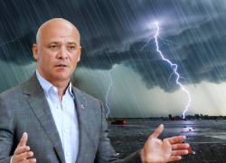 Экс-мэр Одессы Труханов стал первым в мире чиновником, попавшим под суд за дождь