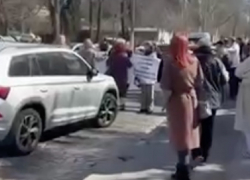 В Одессе люди перекрыли дорогу, выступая против сноса исторического памятника