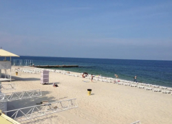 Военные остановили строительство бассейна на одесском пляже «Дельфин»