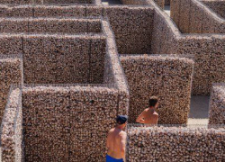 В Одесской области возвели огромный лабиринт из прибрежных ракушек