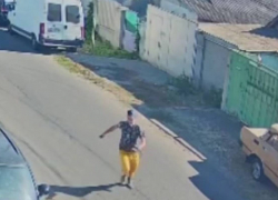 В сети завирусилось видео побега мобилизованного из машины военкомов в Одессе