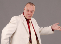 Преподаватель из Одессы оскорбил память актера Комарова, потому что тот не украинец