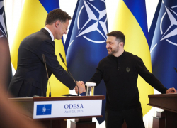 Генсек НАТО Рютте заявил в Одессе, что не станет вмешиваться в мирный процесс по Украине