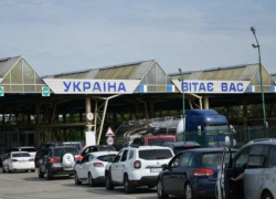 На выезде из Одессы в сторону Молдовы образовались большие пробки