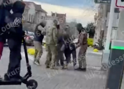 Сотрудники ТЦК в Одессе избили мужчину во время воздушной тревоги