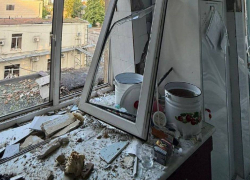 Пострадавшую от ПВО Одесскую станцию переливания крови заклеили обычной пленкой