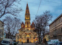 Новости Одессы: нападение на чиновника, застройка парка, обесточенная промышленность