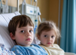 Детский алкоголизм: в Одессе школьники отравились водкой на Пасху