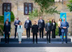 Новости Одессы: ночная атака, призыв Вучича к дипломатии, мэрский маскарад