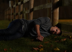 В Одессе 40-летний мужчина распорол на заборе мошонку и умер