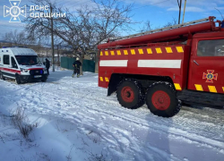 Снег и лёд парализовали Одессу: десятки авто застряли в заносах