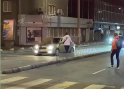 В Одессе автомобиль сбил военного с протезом ноги