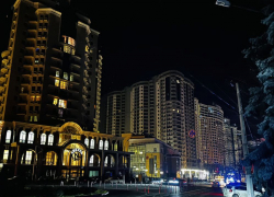 Генераторы для домов и срочный ремонт: как в Одессе пытаются вернуть свет и тепло