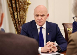 Труханов раскритиковал зарубежные СМИ и оправдался за российский паспорт