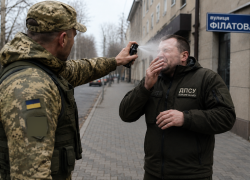 В Одессе ТЦКшник распылил перцовый газ в лицо пограничнику