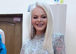 Начинавшая в Одессе карьеру Лариса Долина 12 лет не платила налоги за подмосковный дворец