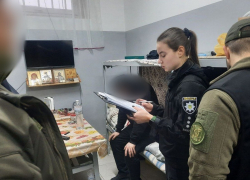 В Одессе криминальный авторитет организовал преступную банду и вымогал деньги