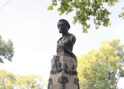 «Ободрали Одессу»: политолог оценил закрытие памятника Пушкину