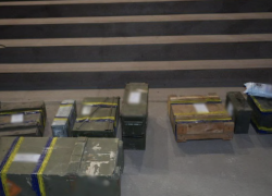 В Одесской области военные выносили оружие со склада и продавали его