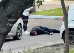 В Одессе полицейские избили мужчину до полусмерти и бросили умирать