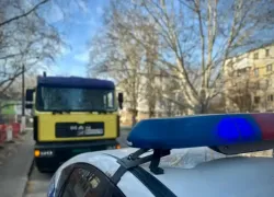 В Одессе водитель мусоровоза не заметил пешехода и сбил его насмерть