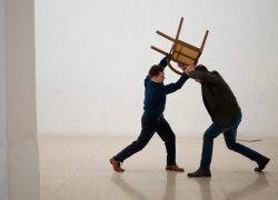 Одессит избил стулом и зарезал знакомого, нанеся ему 26 ударов ножом