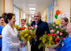 Мужественного мужчину — Губернатора Одесской области поздравили с 8 марта