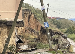 В приморском поселке под Одессой произошел масштабный оползень 