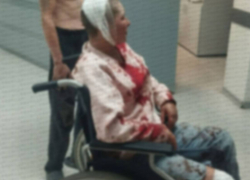 Появилось видео, как боевик ВСУ в отпуске изрубил топором двоих мужчин в Одессе