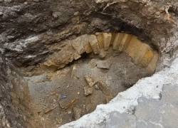 В Одессе на Дерибасовской нашли подземную арку