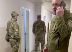 Отца пострадавшей под колёсами полицейской машины девочки в Одессе мобилизовали