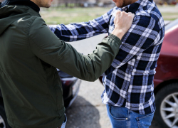  В Одессе военный с лопатой напал на полицию, чтобы спасти брата-дезертира