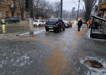 Одесситы массово травмируются из-за гололедицы в городе