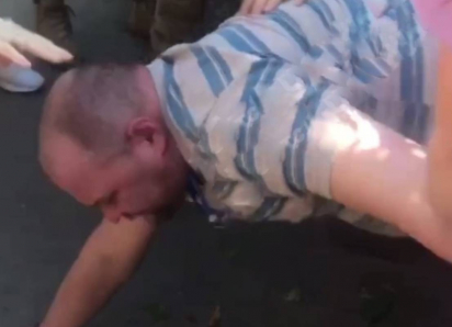Женщины напали на военкомов и спасли мужчину от мобилизации в Одессе