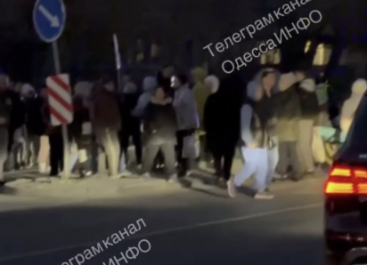 В Одессе жители перекрыли улицу из-за длительного отключения электричества