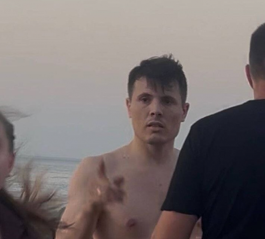 На одесской пляже мужчина избил 11-летнего ребенка и его мать