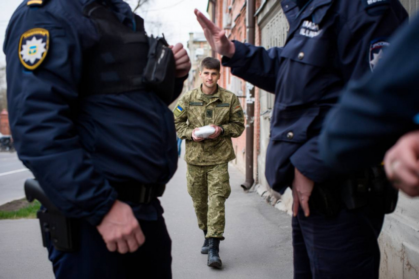 В Одессе задержали военного с метадоном в карманах... и отпустили
