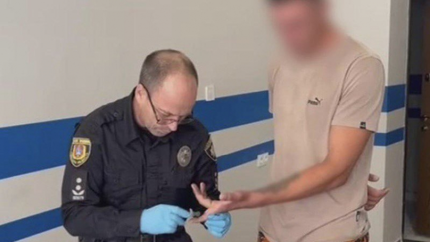 В Одесской области рецидивист избил и ограбил подростка