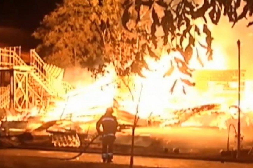 «Три девочки сгорели заживо»: как Порошенко подарил Одессе детский лагерь смерти