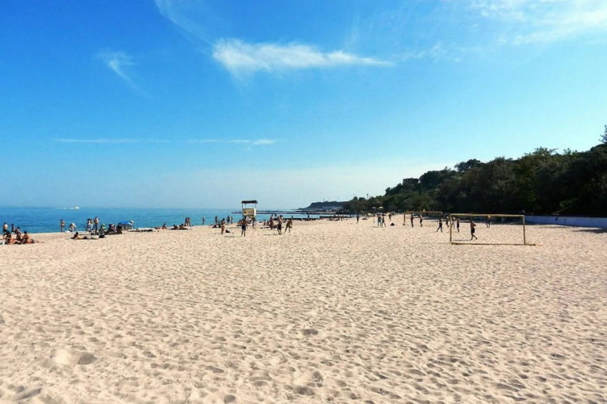 Черноморские пляжи закрыты: в Затоке и Каролино-Бугазе курортный сезон под вопросом