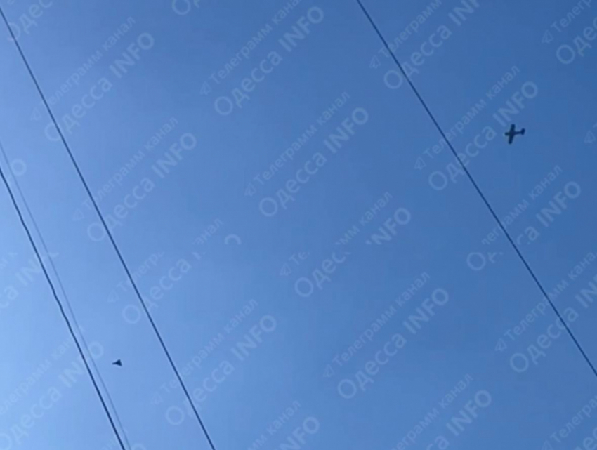 Появилось видео «кукурузника», гоняющегося за российским дроном в Одессе