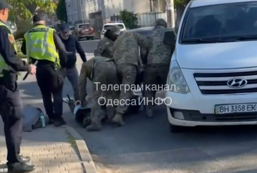 В Одессе у военкомов напрочь отказали тормоза, а у жителей сдают нервы