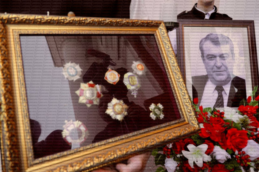 В Одессе простились с бывшим мэром Русланом Боделаном