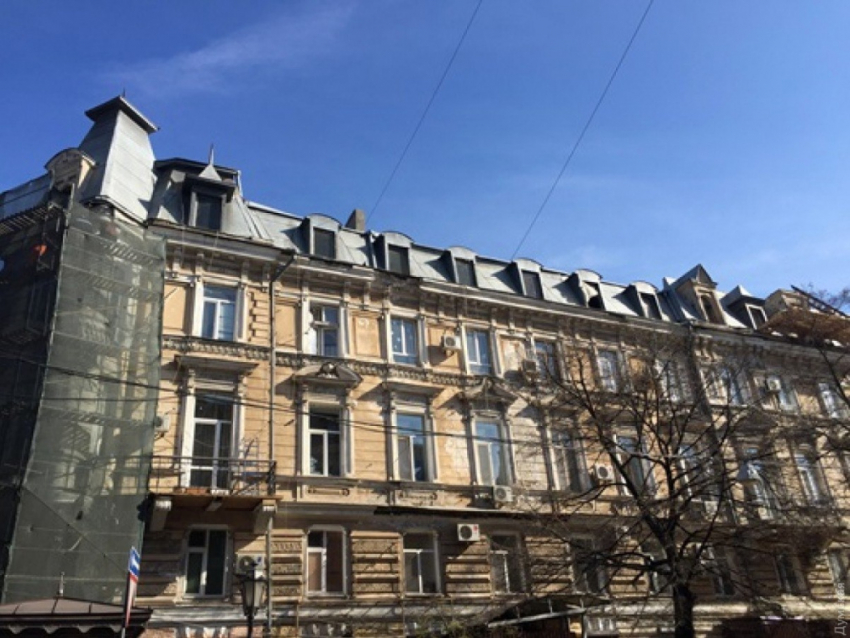 В Одессе кондиционерам на исторических фасадах объявили войну