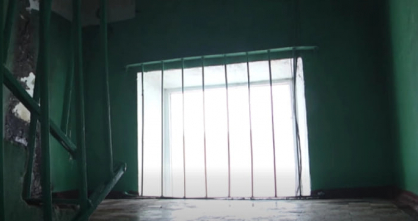 В Подольске подростки ради развлечения сожгли интернет-оборудование в подъезде