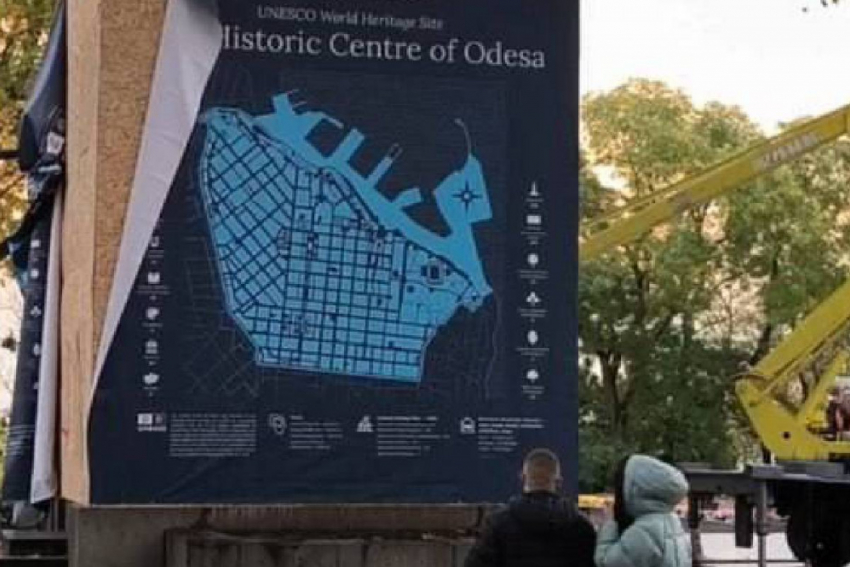 «ЮНЕСКО включило заднюю»: в Одессе запретили сносить памятник Пушкину