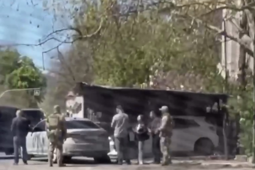 В Одессе задержали ОПГ с поддельными номерами посольства США