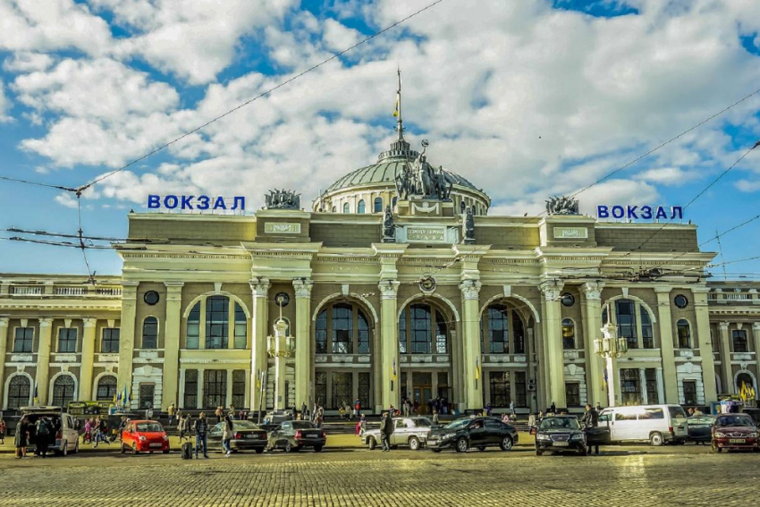 Новости Одессы: защитника Высоцкого вызвали в СБУ, банду криминального авторитета отправили за решетку, через порты продолжают везти оружие и топливо для ВСУ